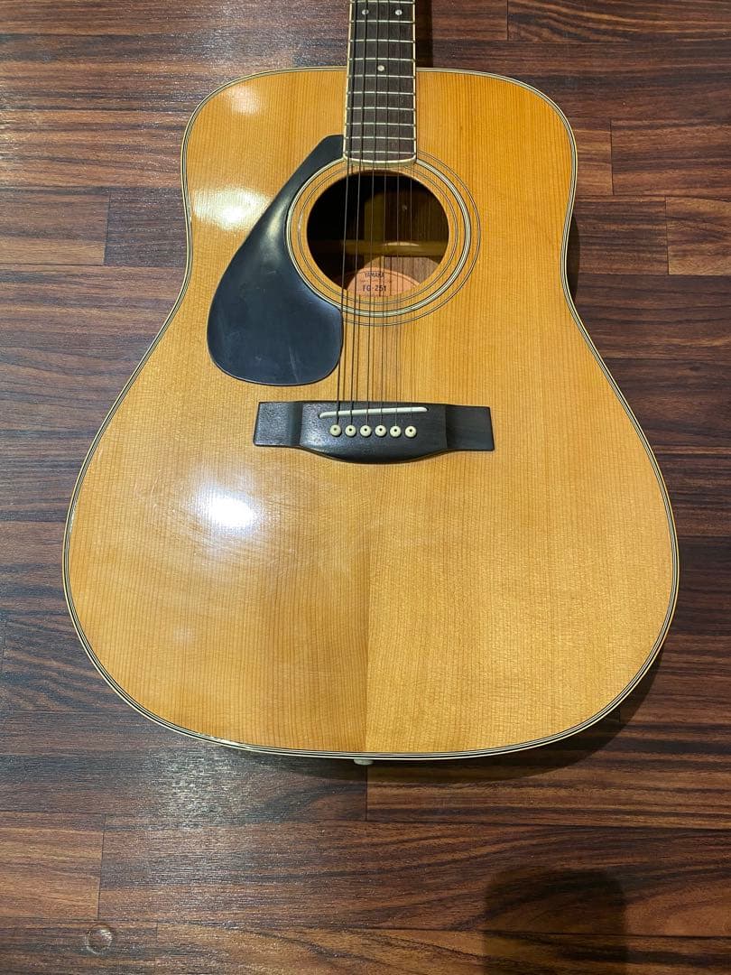 ✴️即購入不可コメント必須 ヤマハYAMAHA アコースティックギターFG−251