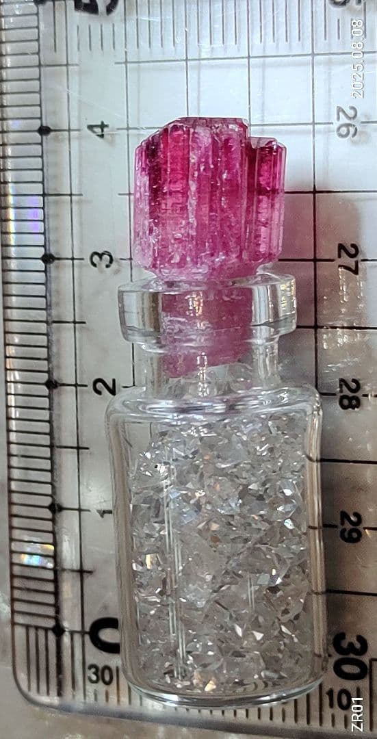 瓶入りルベライト原石とハーキマーダイヤモンド原石 レア