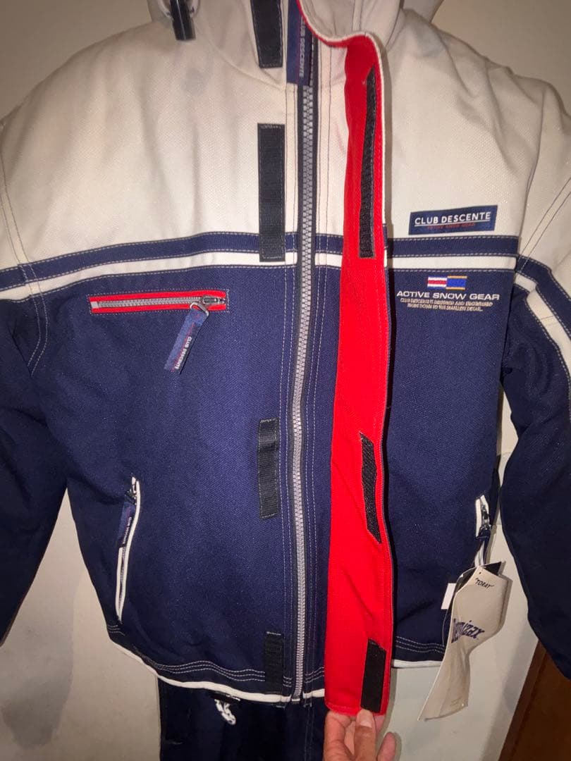 【新品未使用】DESCENTE スキーウェア Mサイズ