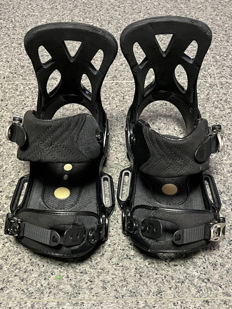 ならんならん burton genesis s 白 cartel s 黒