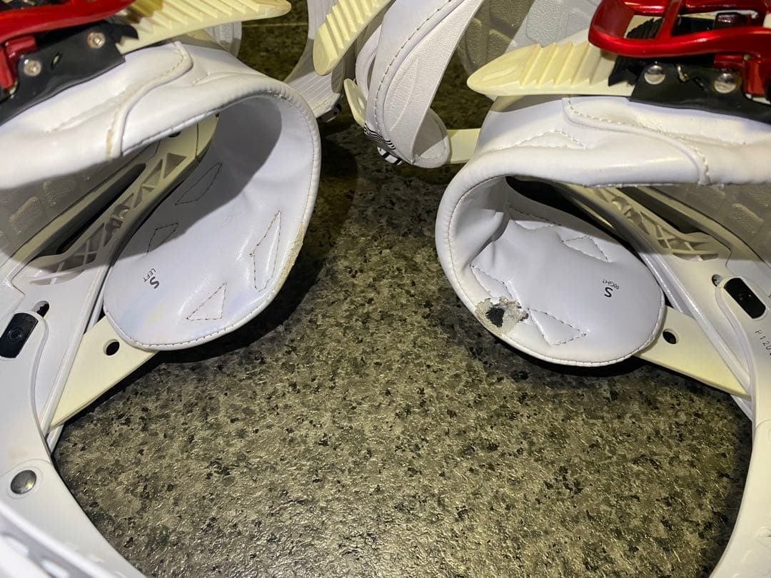 ならんならん burton genesis s 白 cartel s 黒