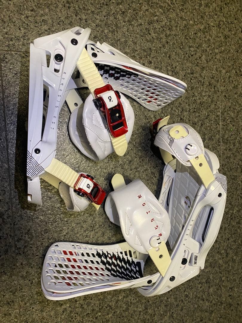 ならんならん burton genesis s 白 cartel s 黒