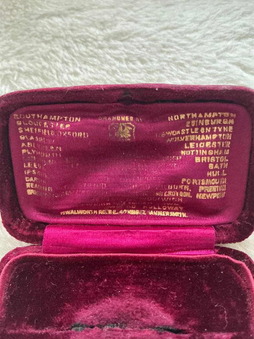 アンティークジュエリーボックス深紅のベルベットケース