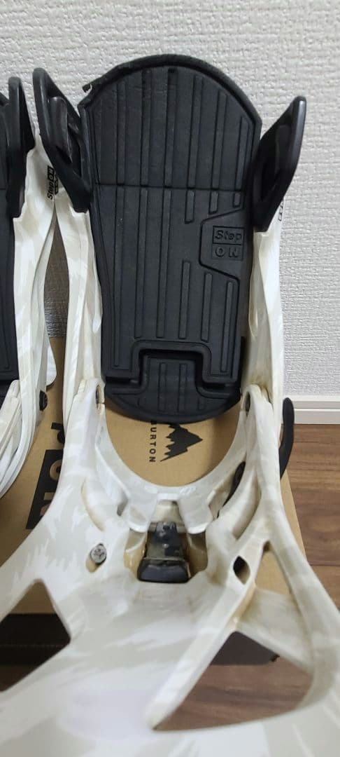 Burtoメンズ ステップオンバインディング Sサイズ ホワイト/ブラック