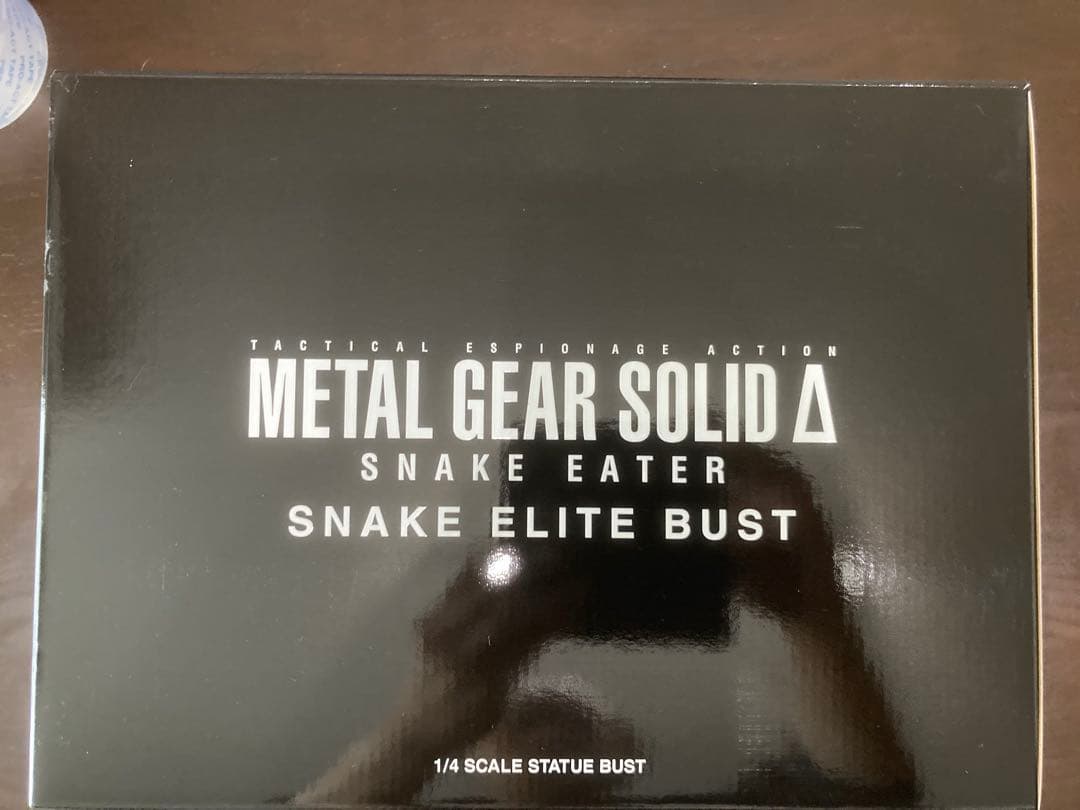 L GEAR SOLID Δ ネイキッド・スネーク フィギュア