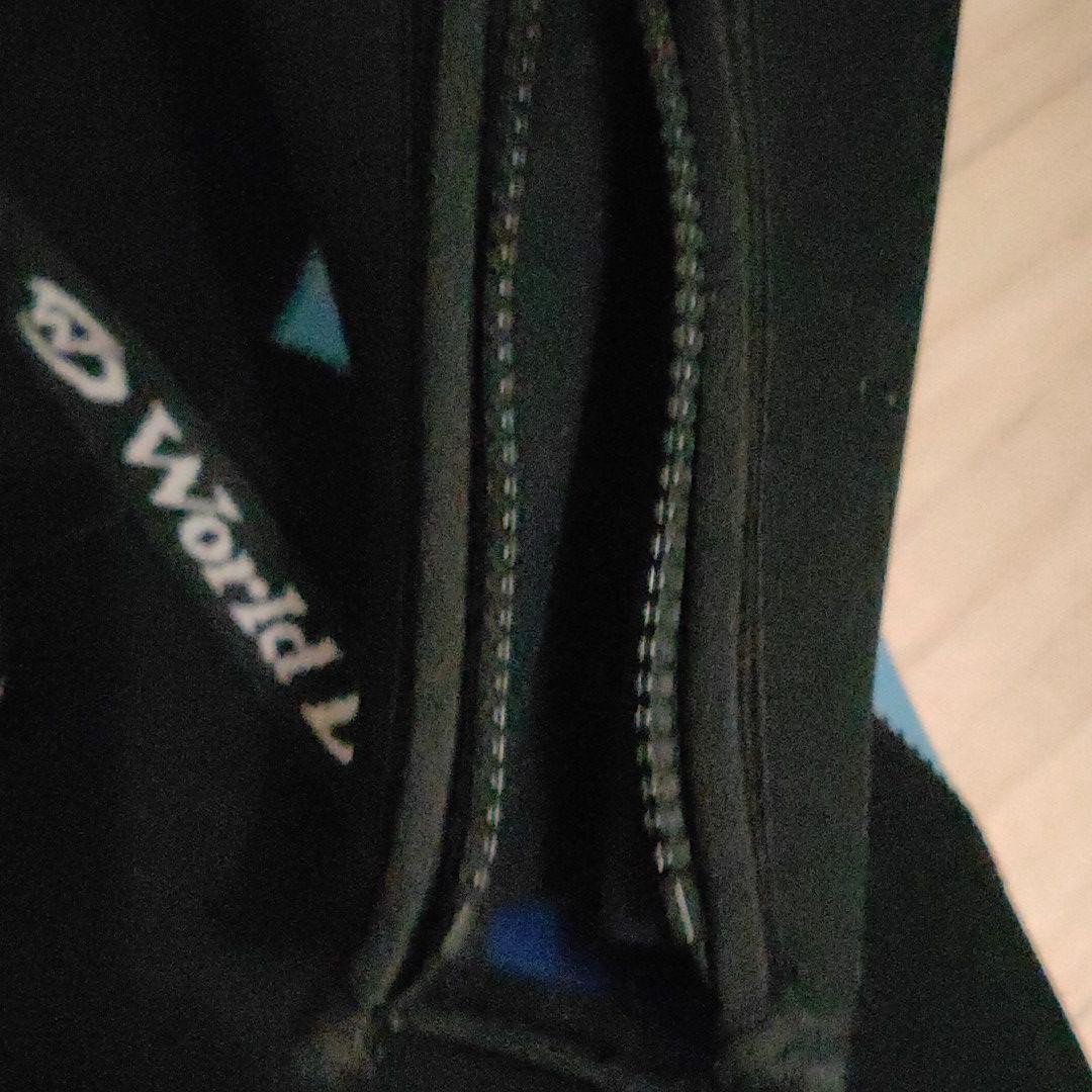 ウエットスーツ　厚さ５㍉