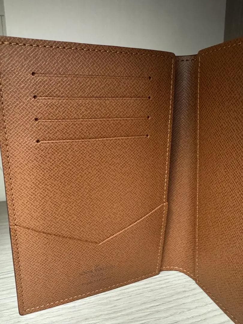 あ*り様 LOUIS VUITTON パスポートケース ヴィトン