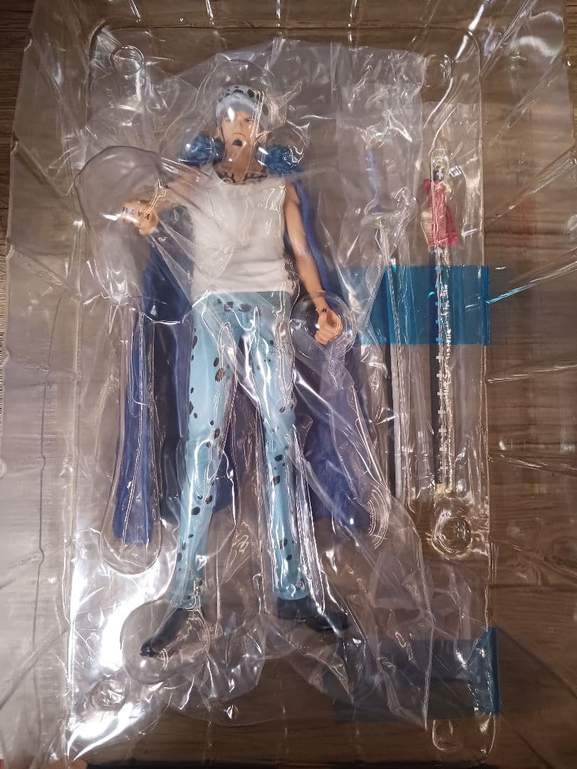 ワンピース　フィギュア　一番くじ　The Unbreakable Law　開封品