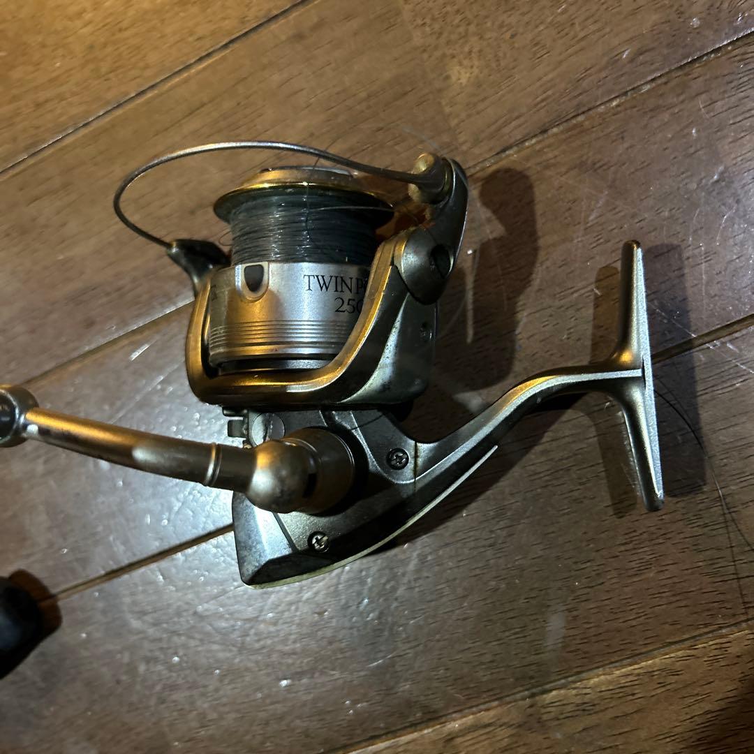 Shimano Twin Power 2500 スピニングリール