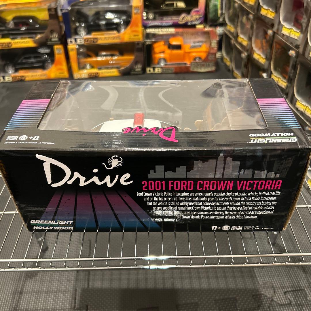 ミニカー GREENLIGHT 2001 FORD CROWN VICTORIA