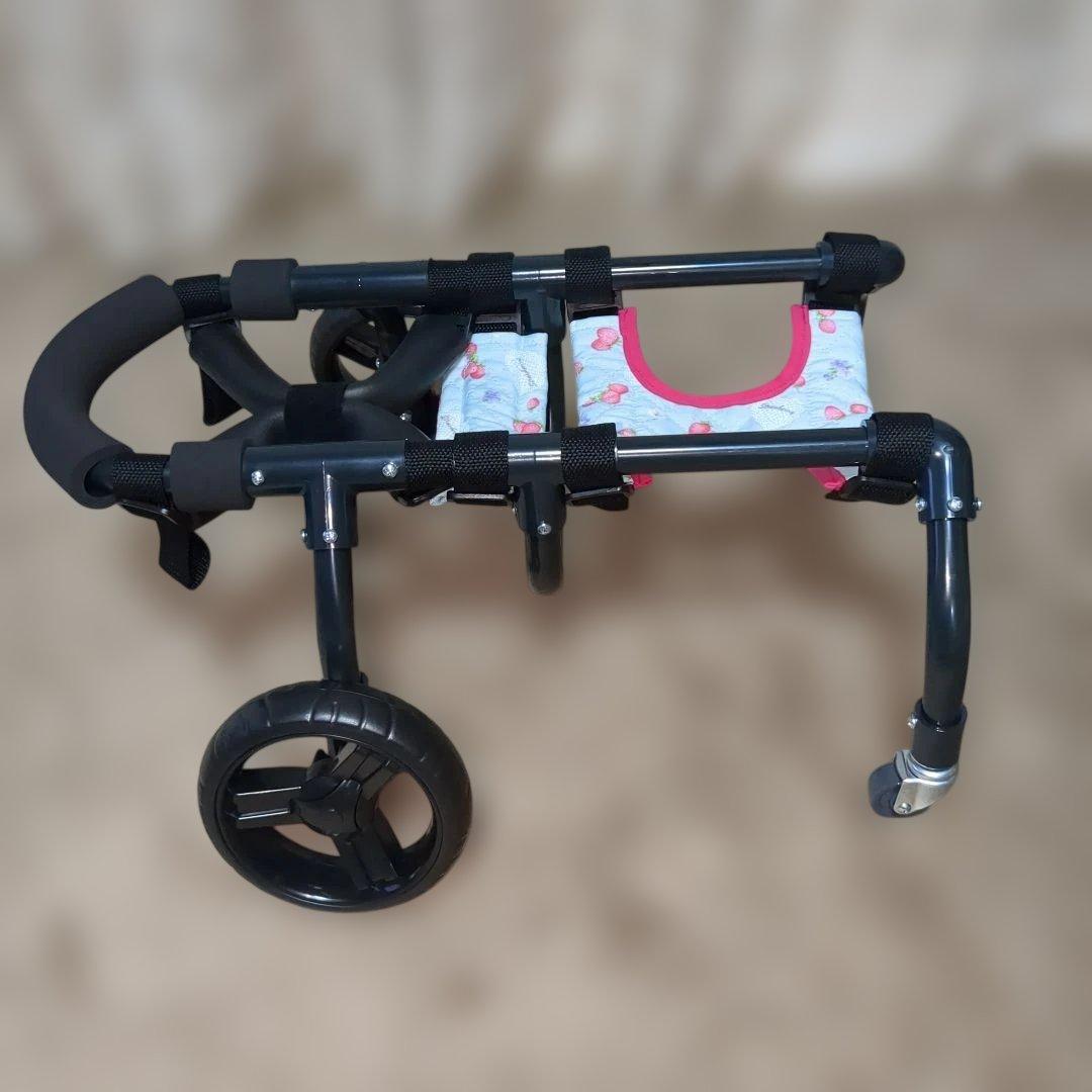 ワンちゃん4輪　リハビリ　食事補助　犬用車椅子　歩行補助　犬の歩行器