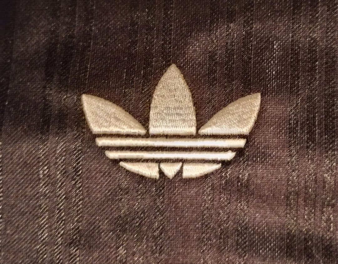 Keisuke.KOasisアディダス x BillieEilishロンＴ