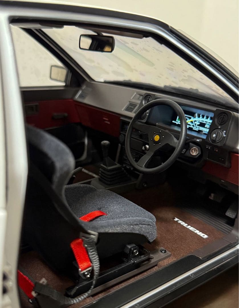 ディアゴスティーニ1/8 頭文字DのAE86ハチロクカスタム完成品