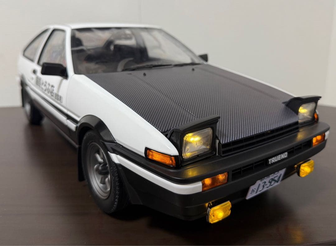 ディアゴスティーニ1/8 頭文字DのAE86ハチロクカスタム完成品
