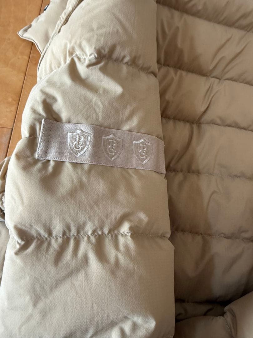 PARAGATES フード付きダウンジャケット ベージュ4番サイズ