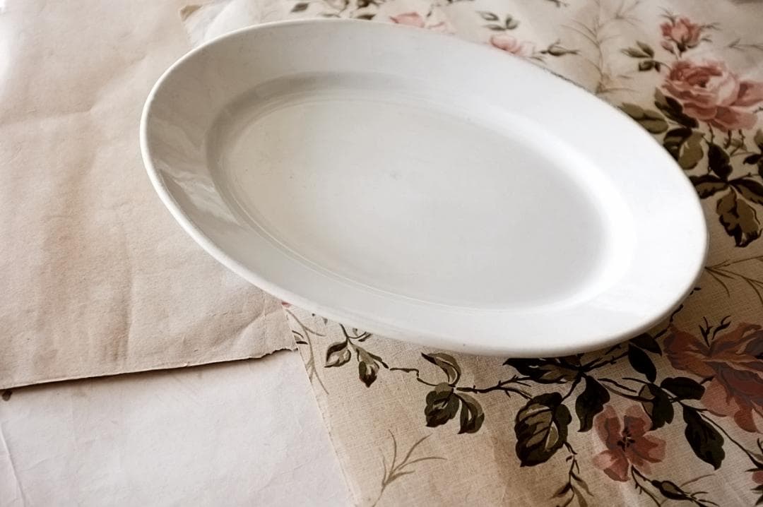 19世紀 フランス 36.5c 白の集約と重厚なオーバルプレートb アンティーク