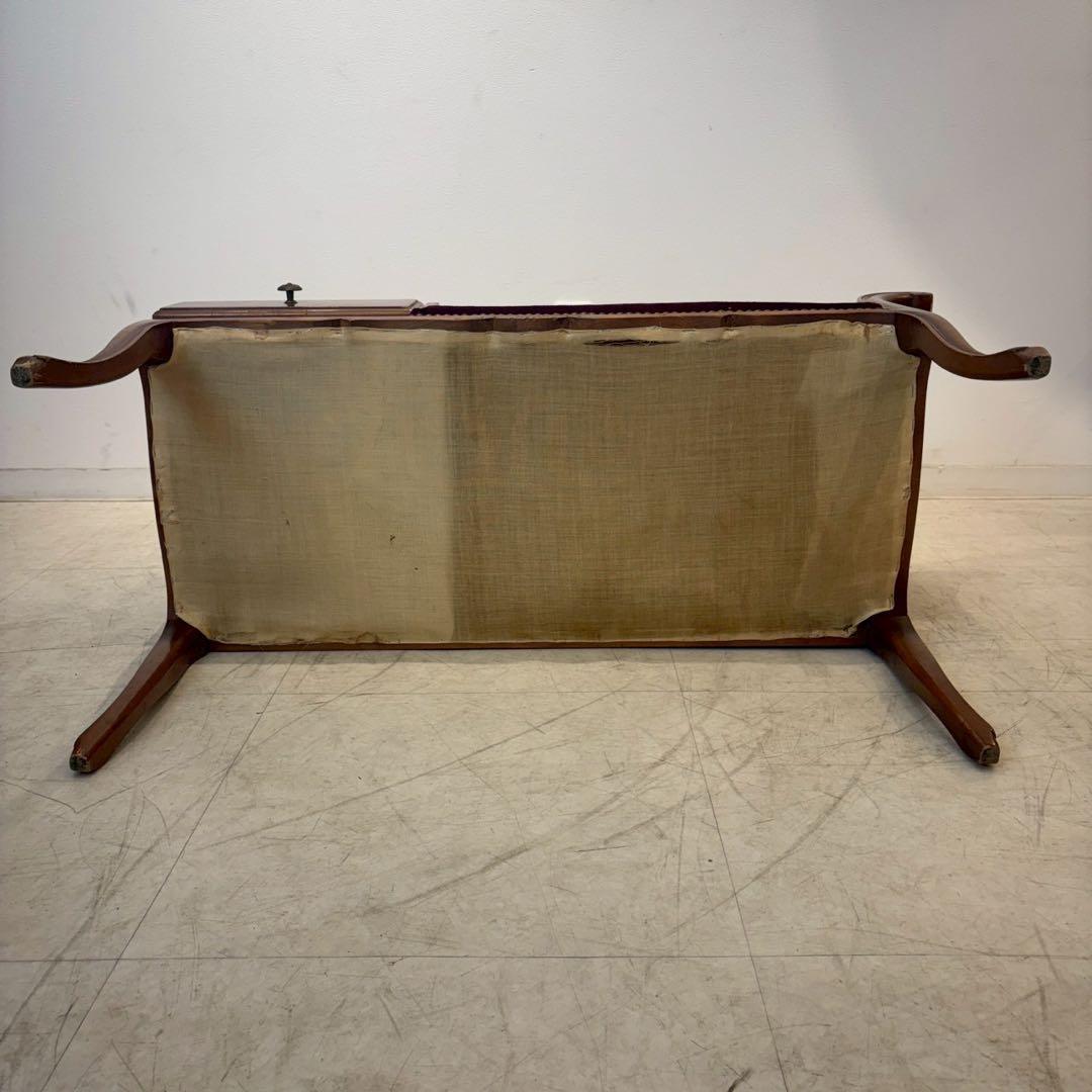 ビクトリアンスタイル ワインレッド　猫足ソファー　アンティーク　引き出し付き