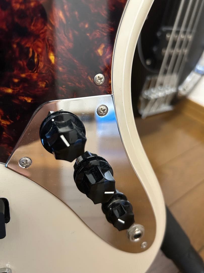 美品　FGN エレキベース ホワイト