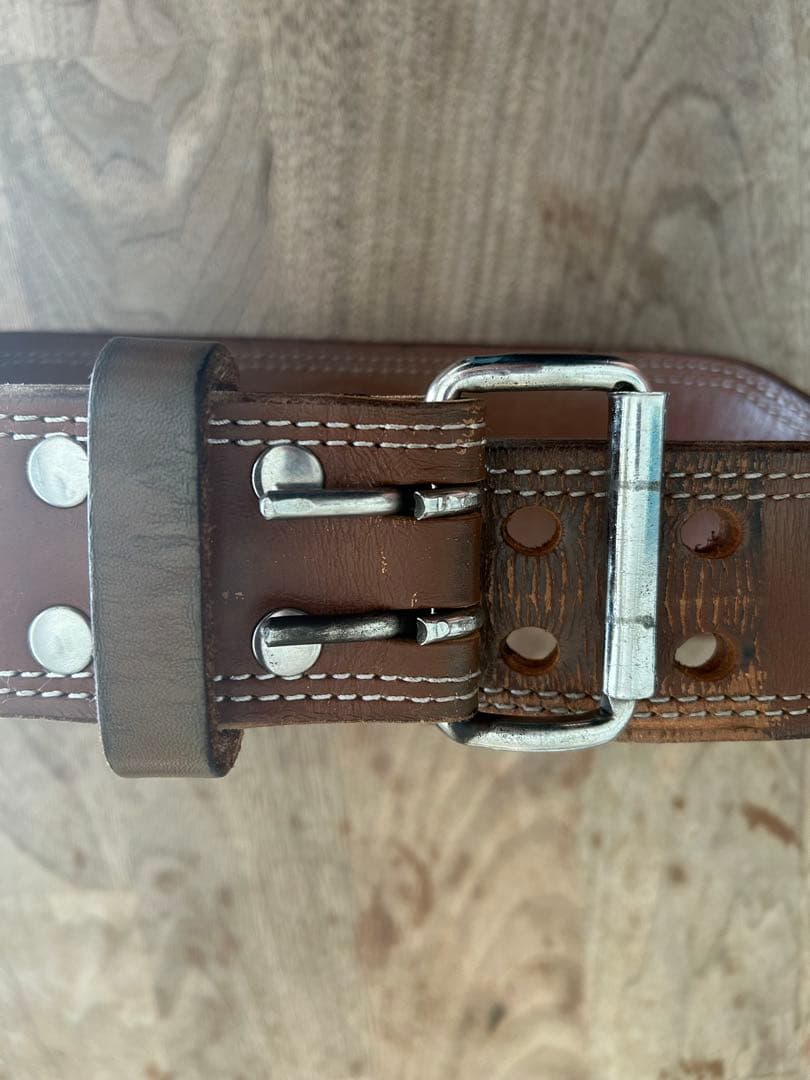 美品 トレーニングベルト パワーベルト サイズS ゴールドジム