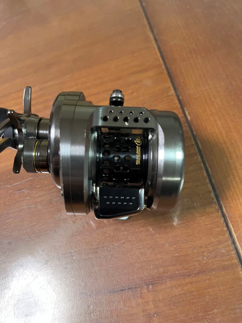 SHIMANO 17CALCUTTA CONQUEST BFS HG 左ハンドル