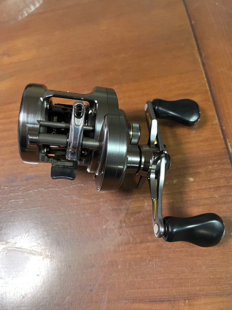 SHIMANO 17CALCUTTA CONQUEST BFS HG 左ハンドル