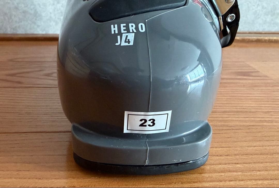 【新品】ROSSIGNOL ロシニョール HERO J4 スキー　ブーツ　23㎝