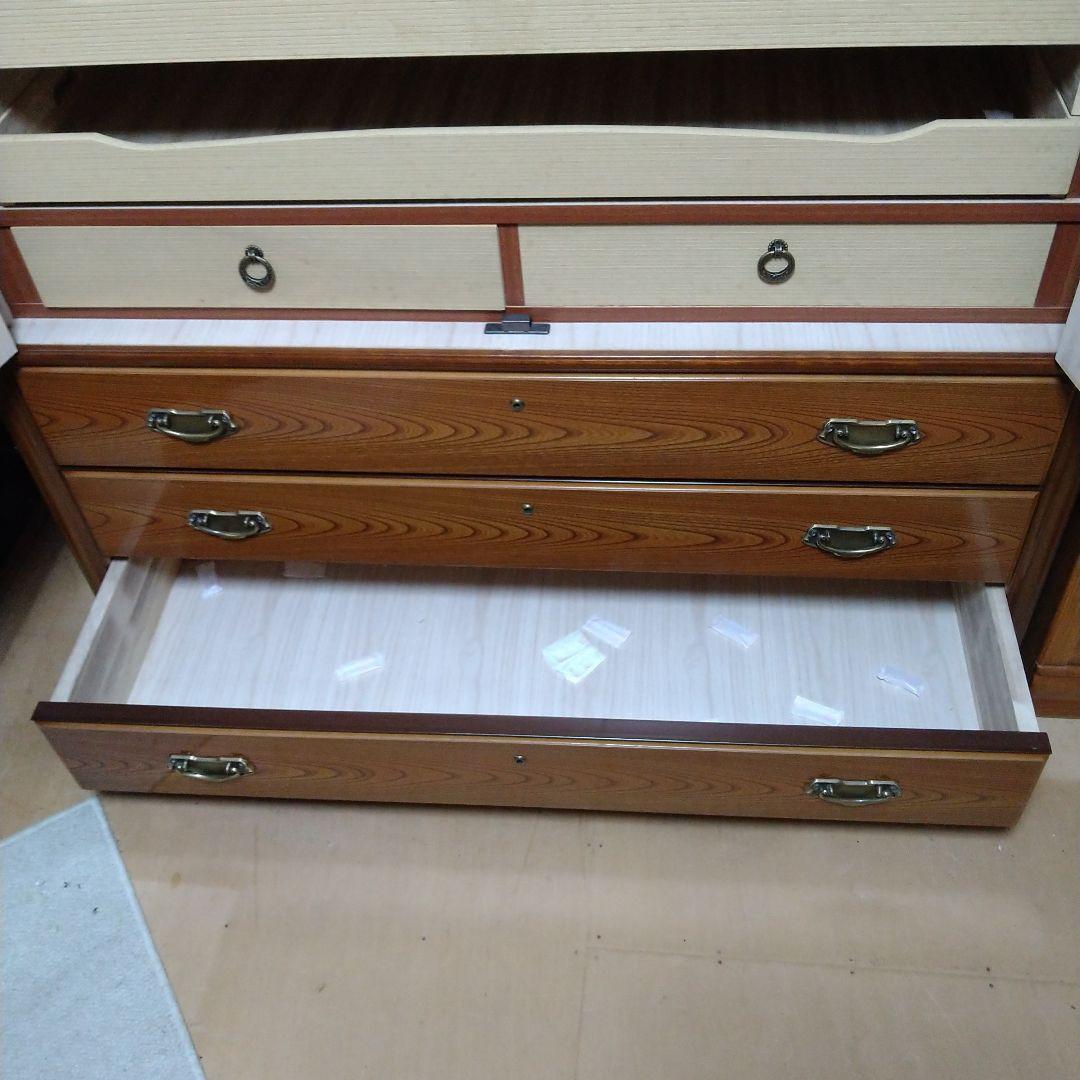 ブラウンタンス 花柄装飾 引き出し4つ（引取限定）