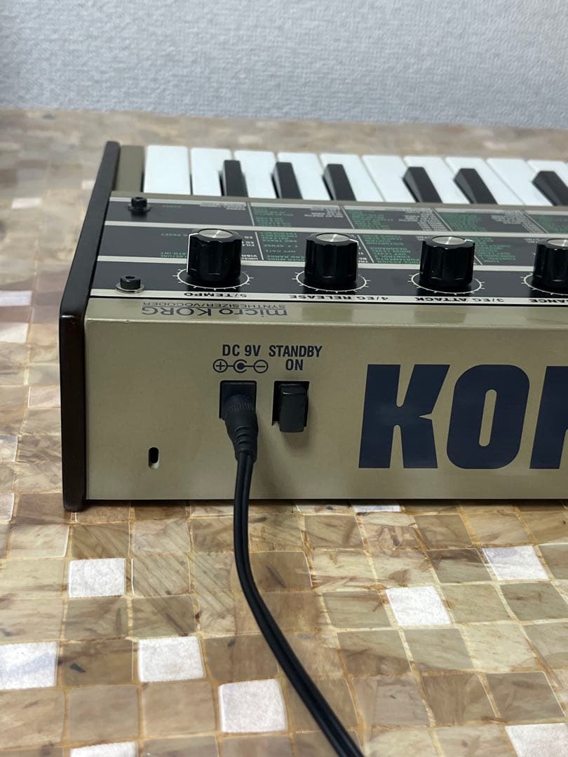 t*e様 KORG microKORG シンセサイザーとNumarkヘッドホンセ