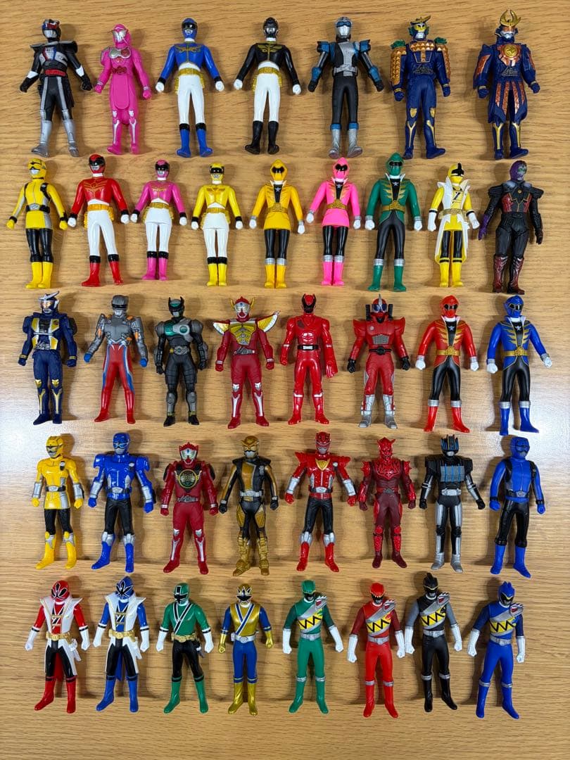 超美品 ウルトラマン＋仮面ライダー＋戦隊モノ＋特撮モノ ソフビ100体セット