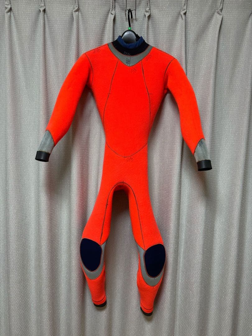 Tranche(トランシェ)5-3mm セミドライ レディースMサイズ 未使用品