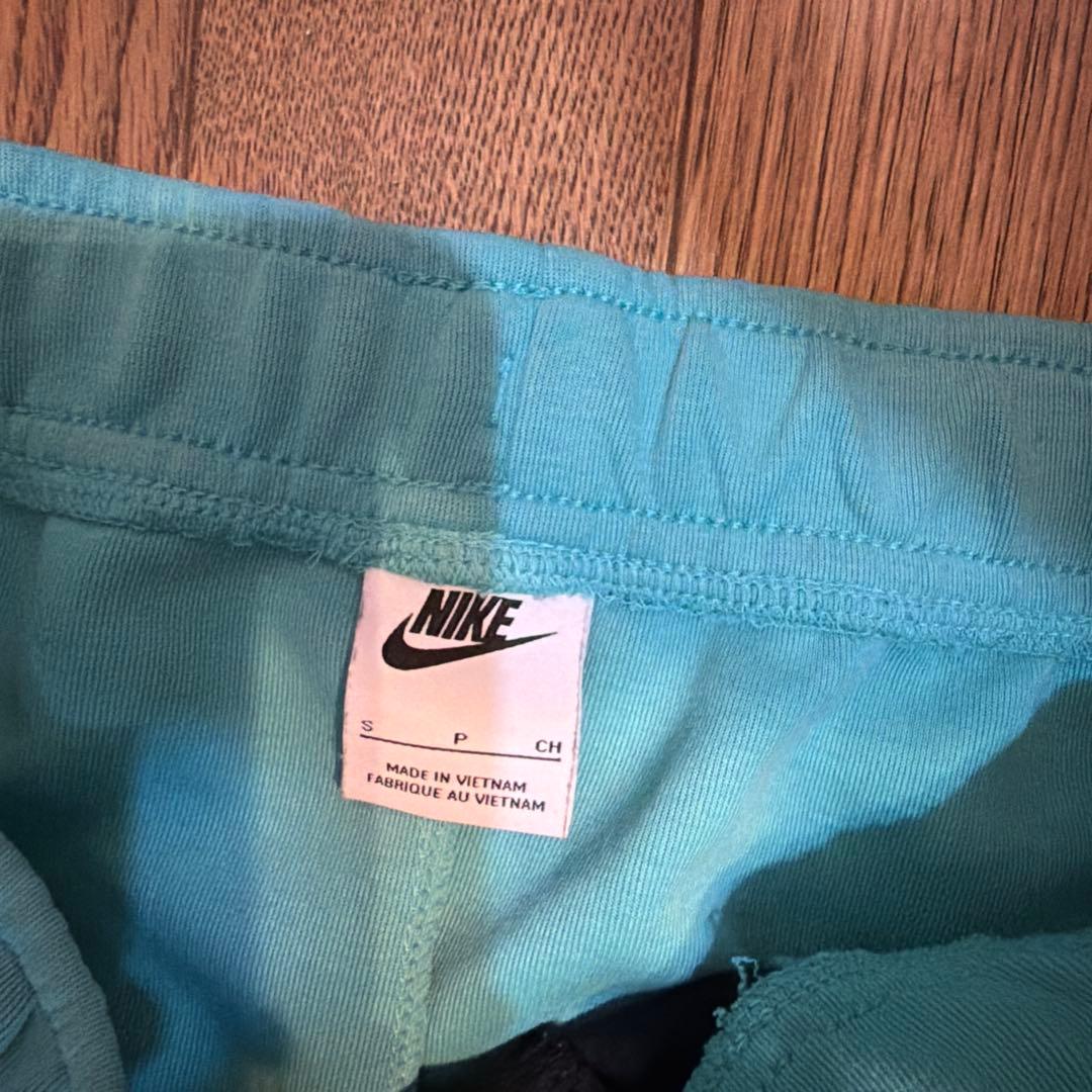 NIKE テックフリース　セットアップ　ティファニー