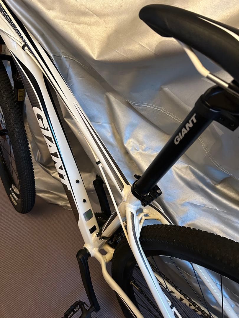 引取限定　Giant マウンテンバイク 29インチ ホワイト