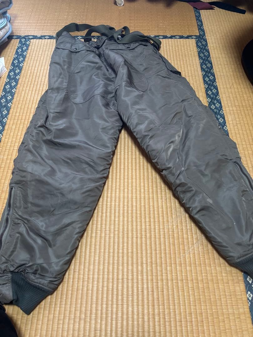 実物 US AIR FORCE 防寒オーバーパンツ／ミリタリー放出品 38