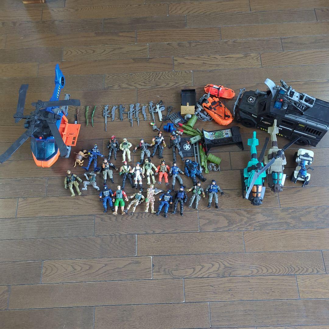 True Heroes トゥルーヒーローズ ヘリ・車・フィギュア・小物