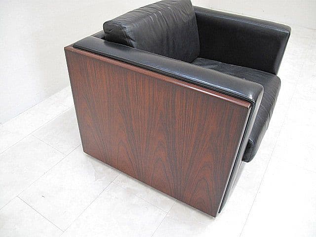 オカムラ 1人掛けソファ 本革張地/ローズウッドフレーム 　応接ソファ