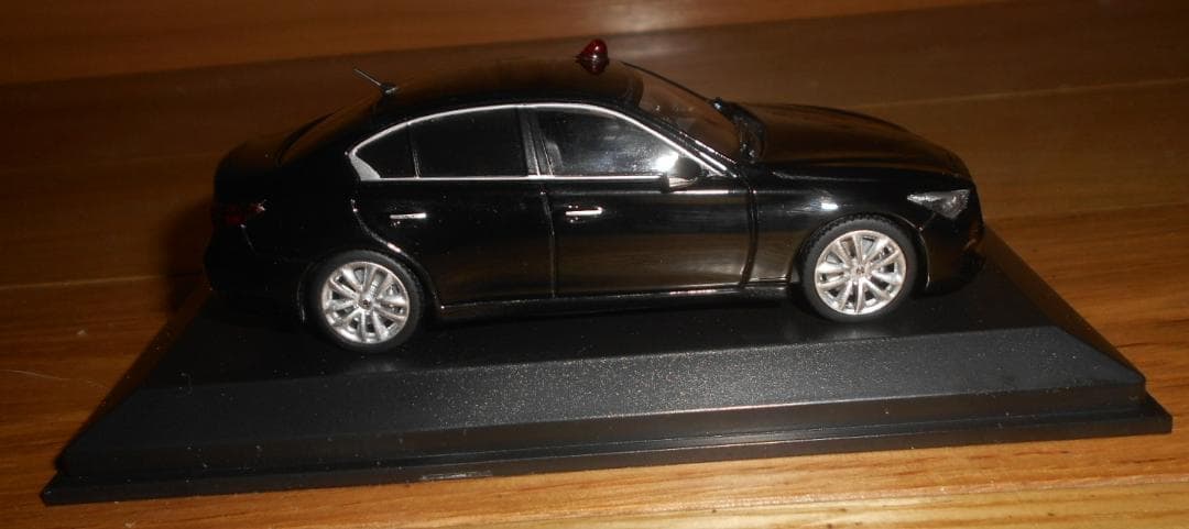 レイズ　1/43　警察本部刑事部機動捜査隊車両　日産スカイライン　GT　2022