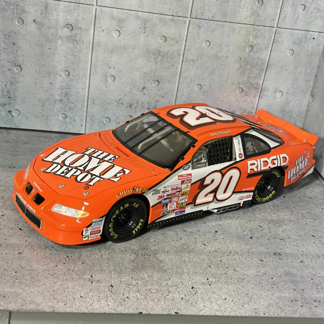 ぱ*ぱ様 1/18 ACTION Pontiac Grand Prix Nasc