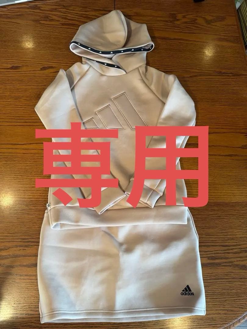 adidas フーディー＆スカート セットアップ ベージュ系ゴルフウェアSサイズ