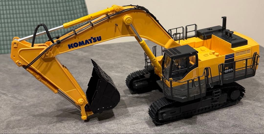 京商　KOMATSU PC1250-8 ラジコン