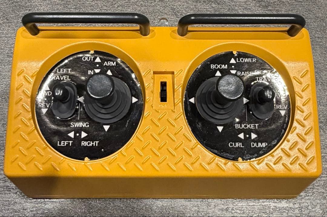 京商　KOMATSU PC1250-8 ラジコン