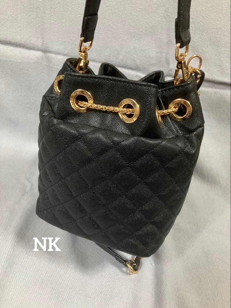 レザー　巾着バッグ　シャネル　ノベルティ　ショルダーバッグ　VIP