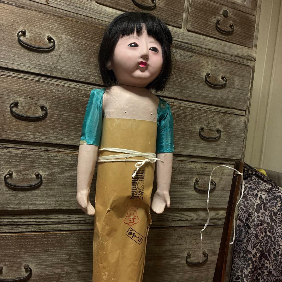 幼顔の可愛い子　市松人形　銘あり　直◯斎？