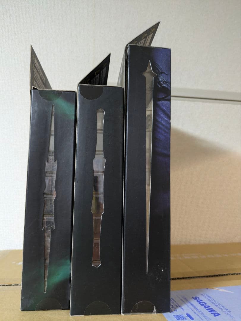 新品未開封　三点　ファイナルファンタジー プレイアーツアームズ　FF　箱傷みあり