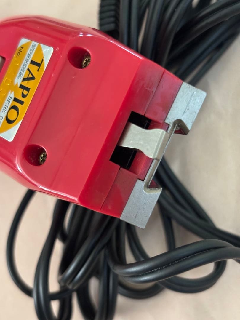 スピーディク 電気バリカン TAPIO 赤 替刃3種（1mm/2mm/5mm）