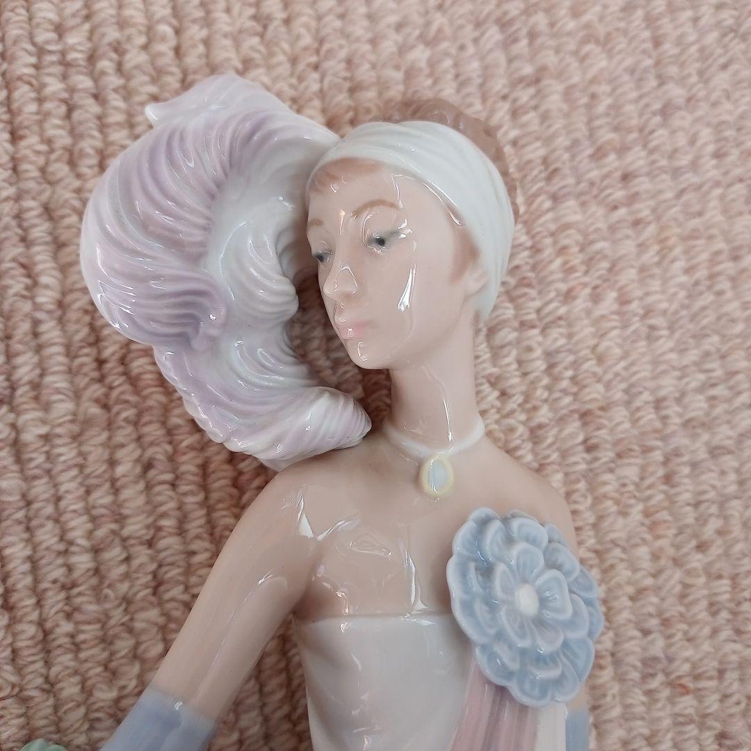 LLADROリアドロ人形陶器製女性像 置物 未使用品