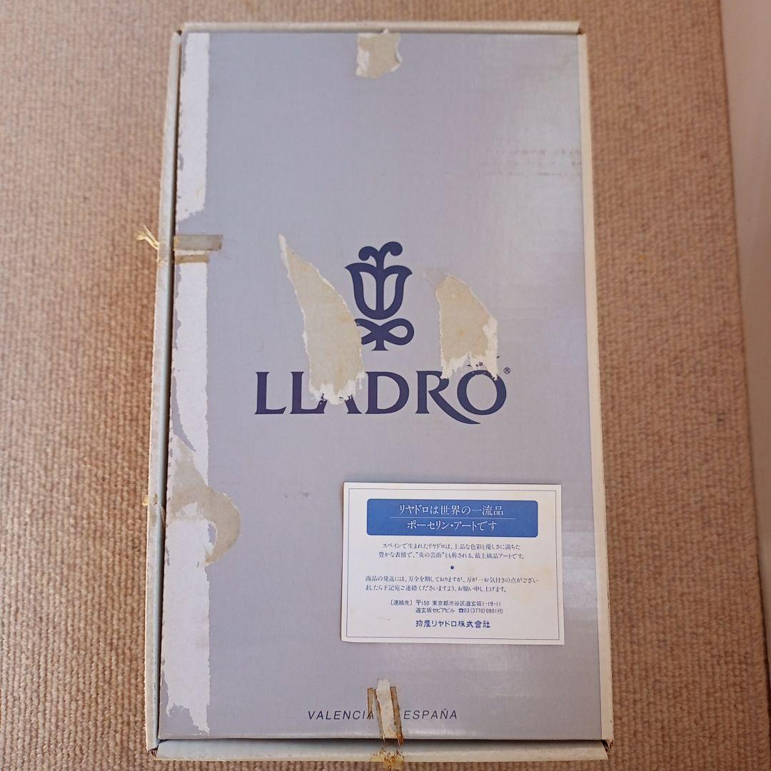LLADROリアドロ人形陶器製女性像 置物 未使用品