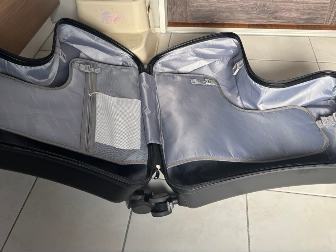 キッズトラベル 子供が乗れるキャリーケース 折りたたみ式 ブラック Mサイズ