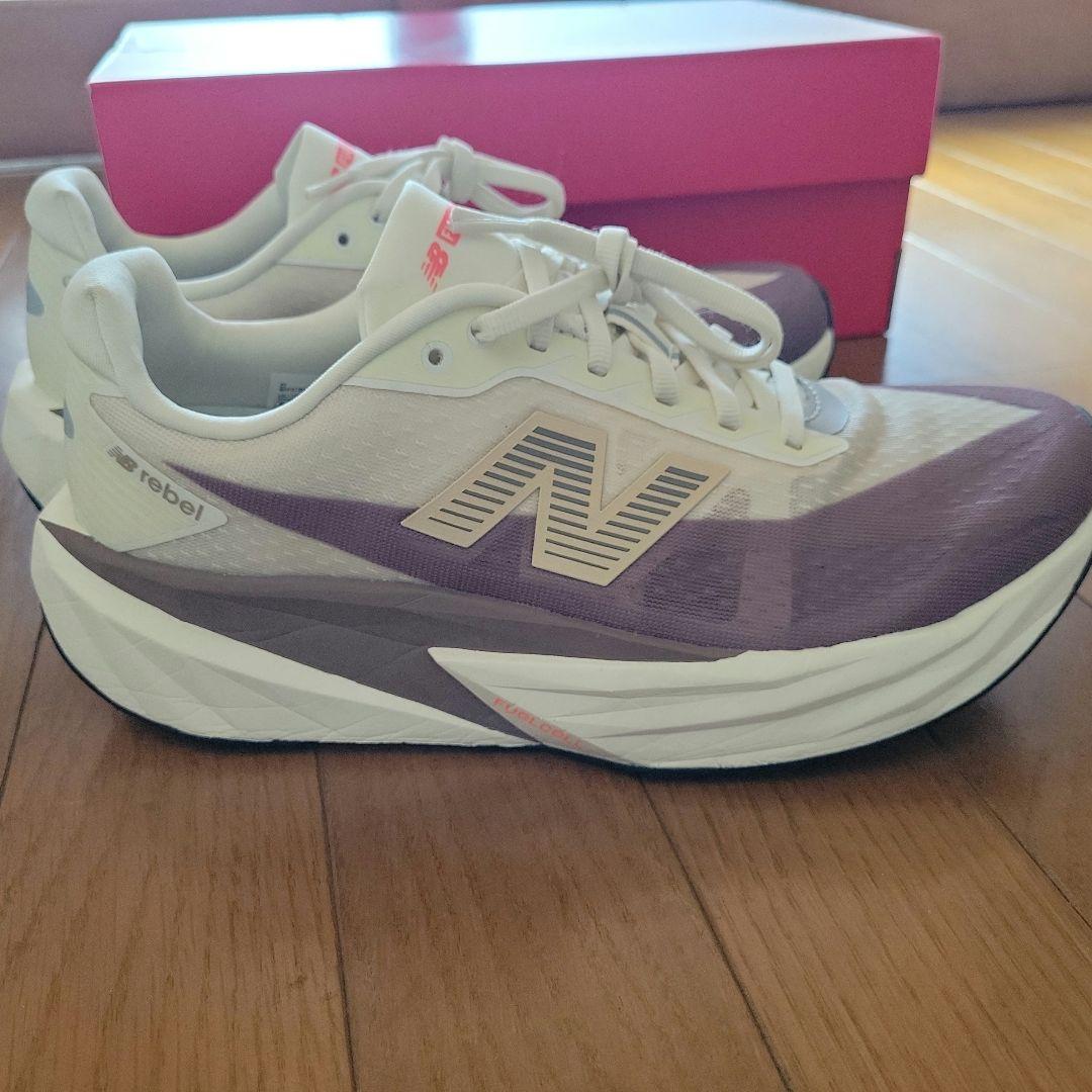 ニューバランス　フューエルセル レベル v5 26.0cm