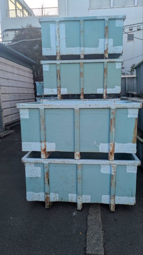 中古　格安大型FRP水槽1000㍑ 　引き取り限定　1台単価