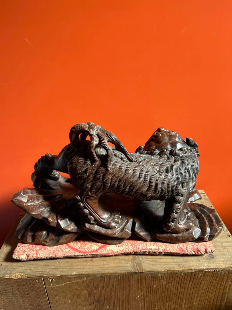1231  木彫り　獅子　置物　時代物